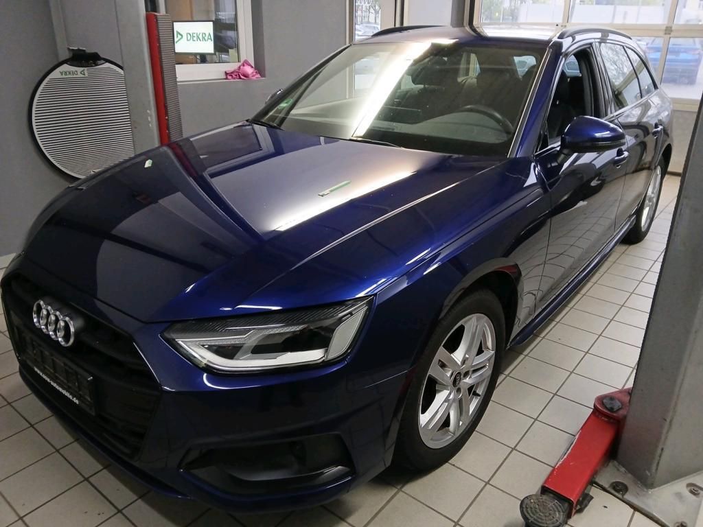 AUDI A4 2023