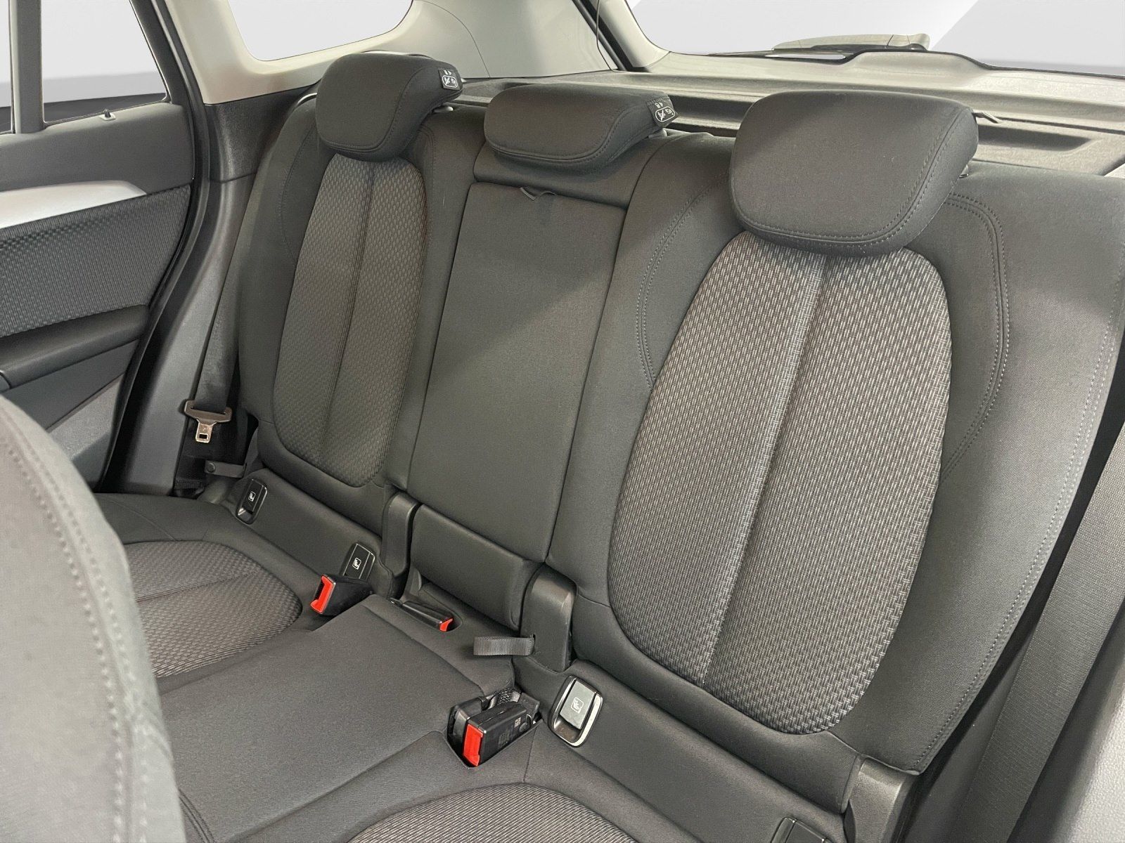 BMW X1 sDrive18d A,Navi,Sitzheizung,Lordosenstütze,e foto 13