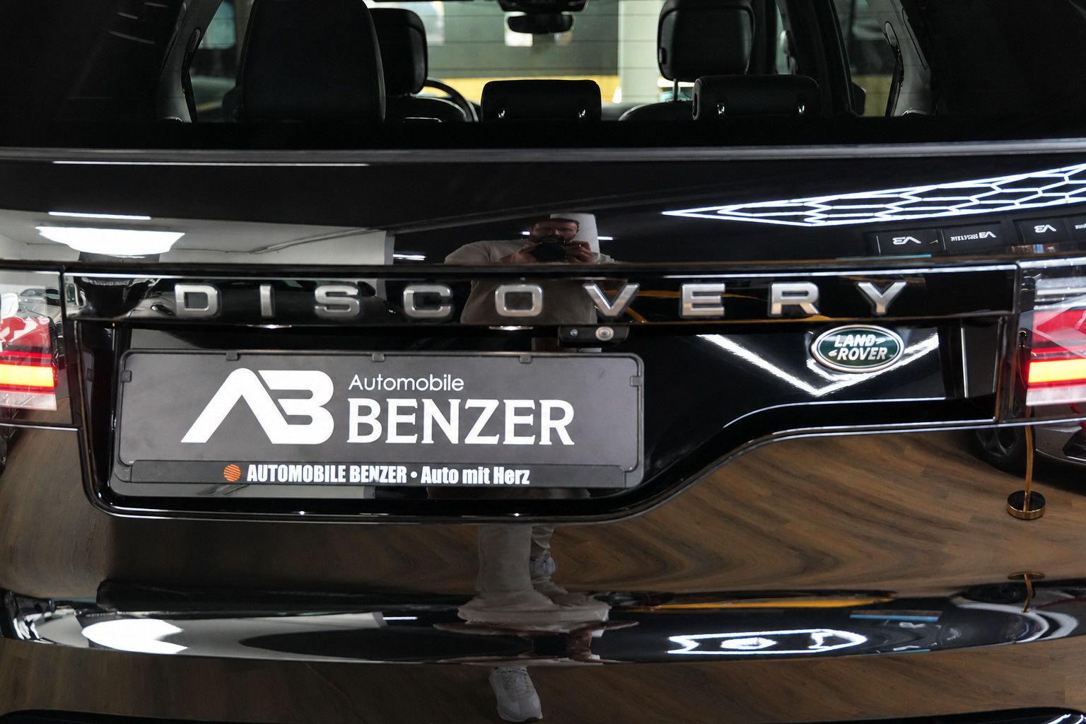 Fahrzeugabbildung Land Rover Discovery SE*R-Dynamic*7-Sitz*Pano*Meridian*360°