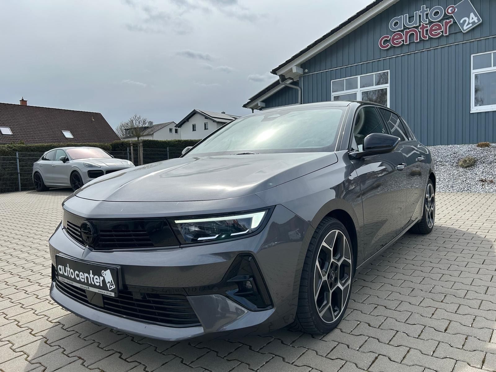 Fahrzeugabbildung Opel Astra Ultimate°Pano°Kamera°LED°Leder°HeadUp°