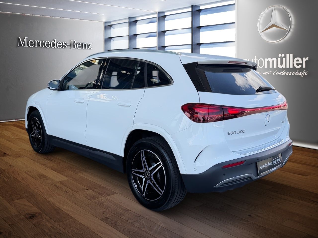 Fahrzeugabbildung Mercedes-Benz EQA 300 4M BONUS+AMG+AHK+MEMORY+360+DISTR+2Z-KLI