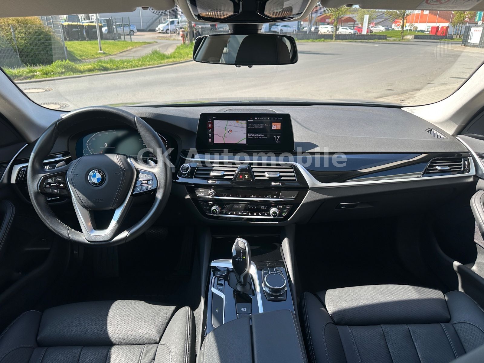 Fahrzeugabbildung BMW 530 i Lim. xDrive Sport Line/Navi/Leder/LED/Kam.