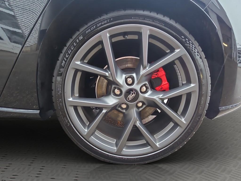 Ford Focus Lim. ST Navi Styling-Paket