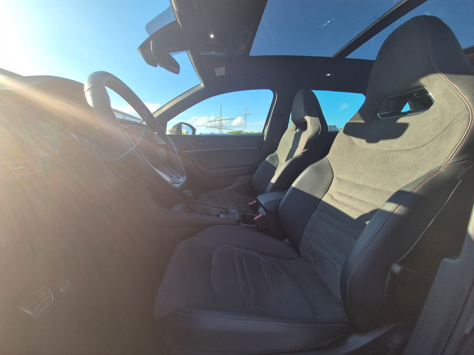 Fahrzeugabbildung CUPRA Ateca 1.5 TSI DSG PANO*DINAMICA*ACC*KAM*AHK*19"