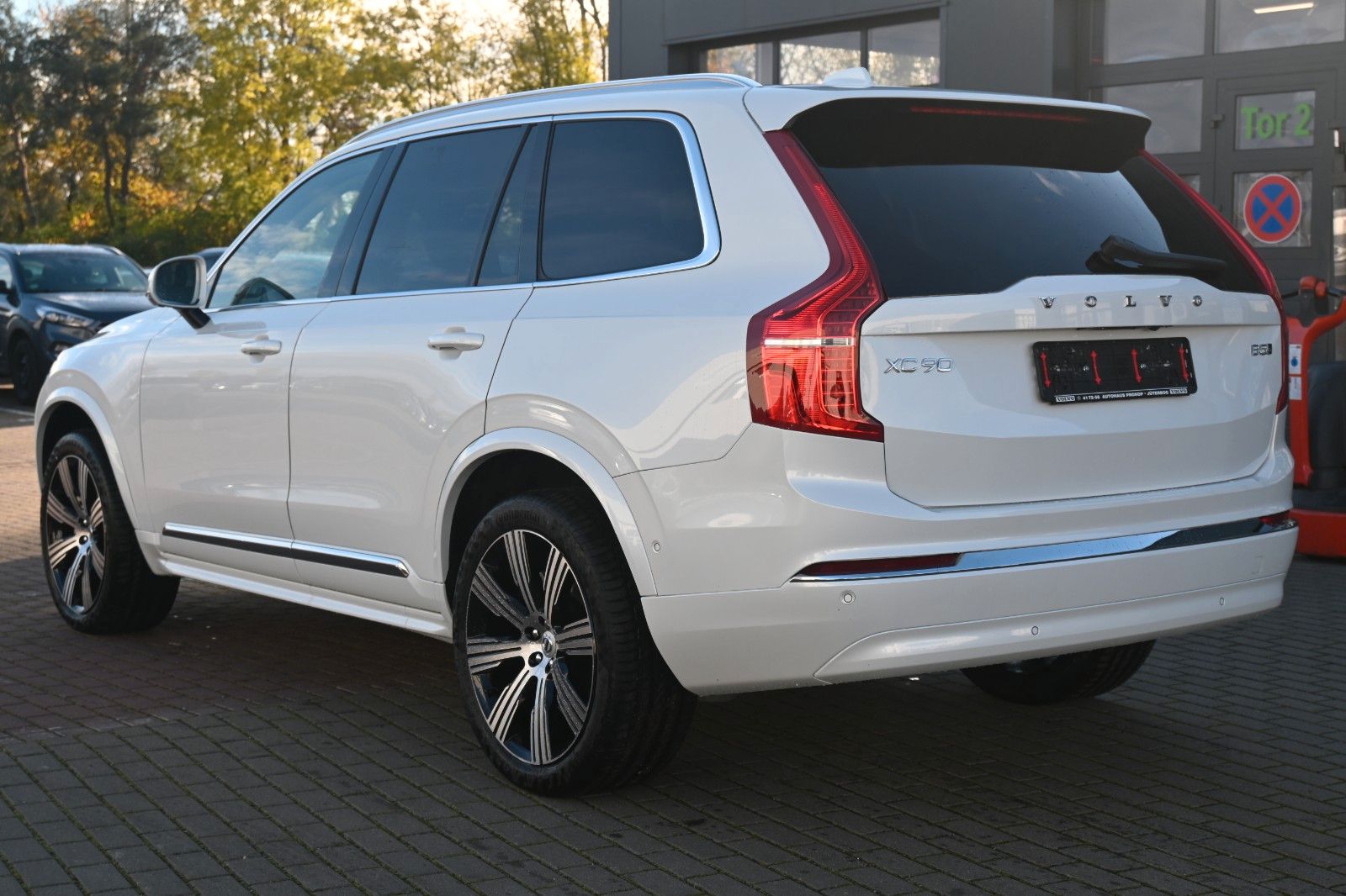 Fahrzeugabbildung Volvo XC90 B5D AWD Ultimate Bright*PANO*STHZ*LUFT*AHK