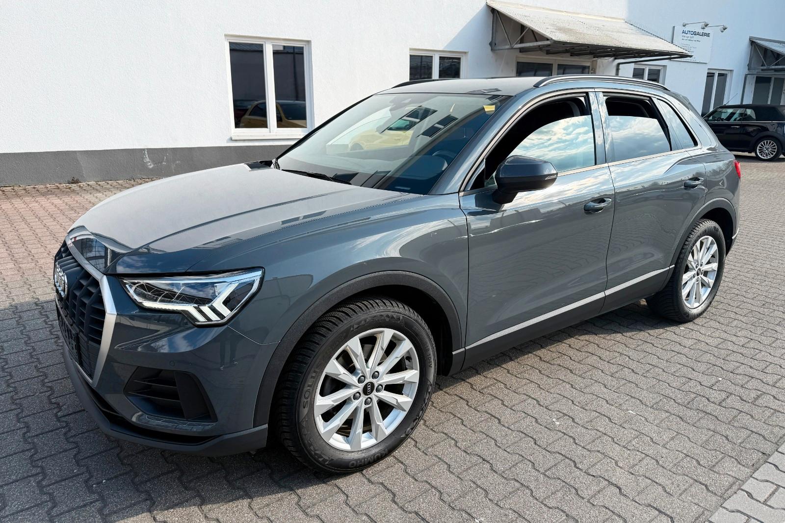 Audi Q3 35 TFSI S-TRONIC LED/VIRTUAL/R-KAM/AHK