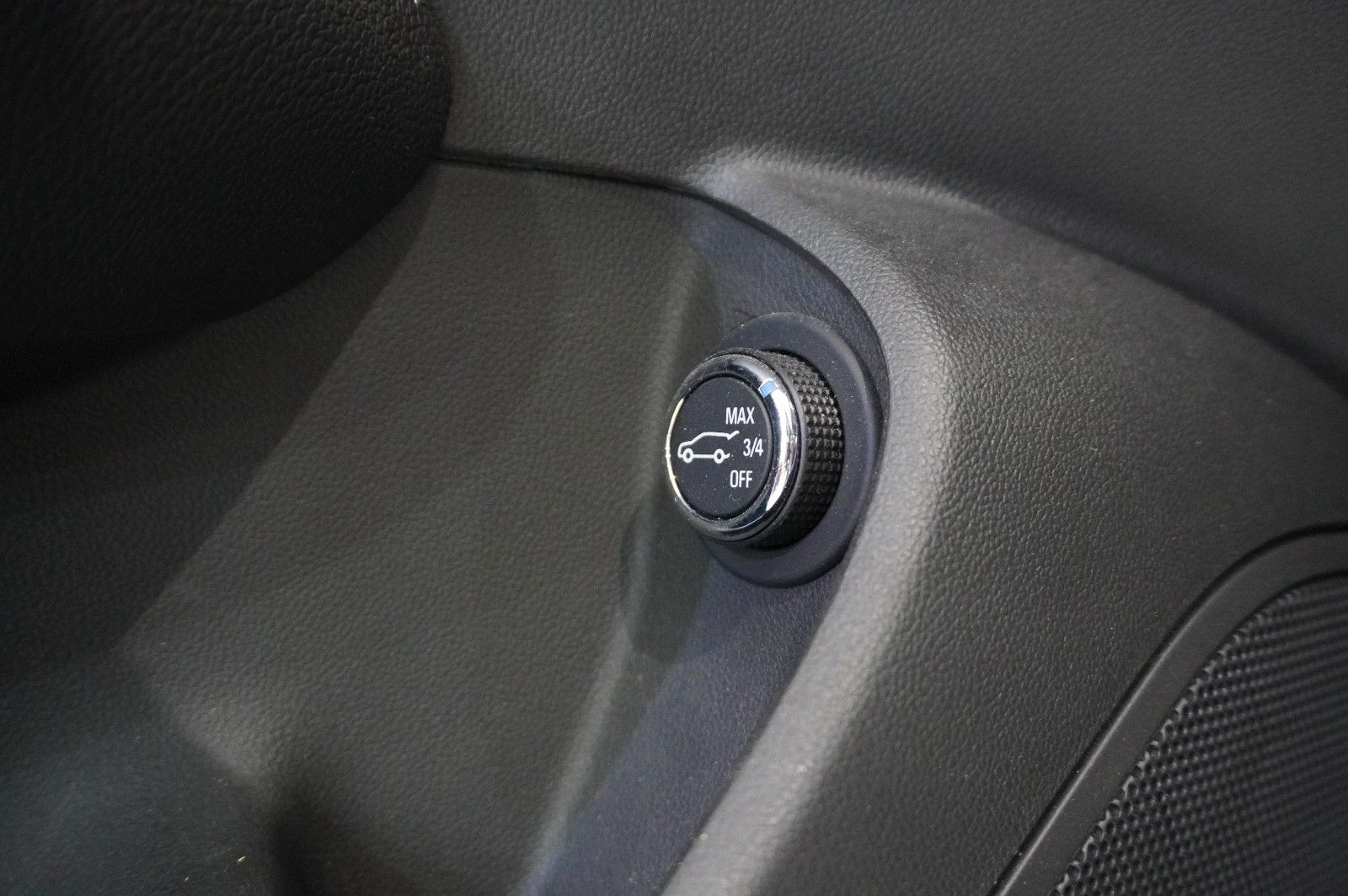 Fahrzeugabbildung Opel Insignia B ST 2.0D ELEGANCE NAVI/SH/KAMERA/SPORT