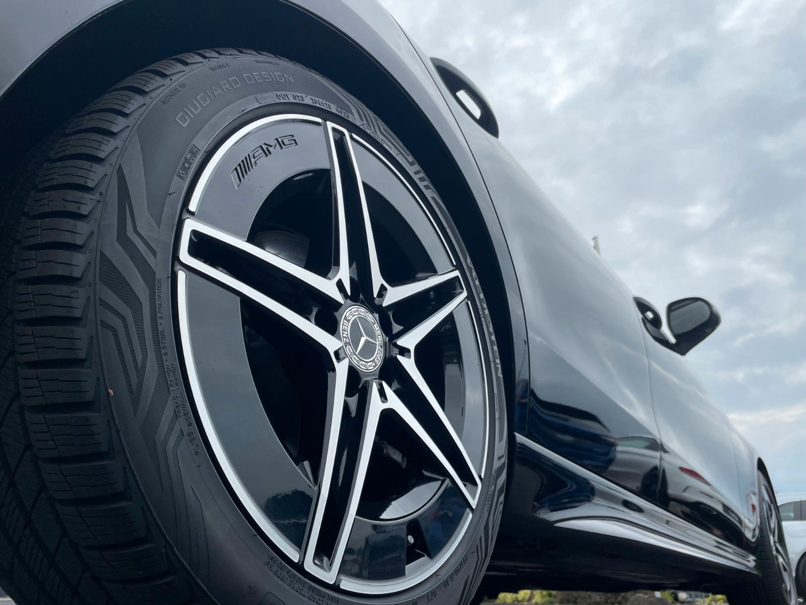 Fahrzeugabbildung Mercedes-Benz C 200 d T AMG+Night+360°+Digital+Memory+Keyless