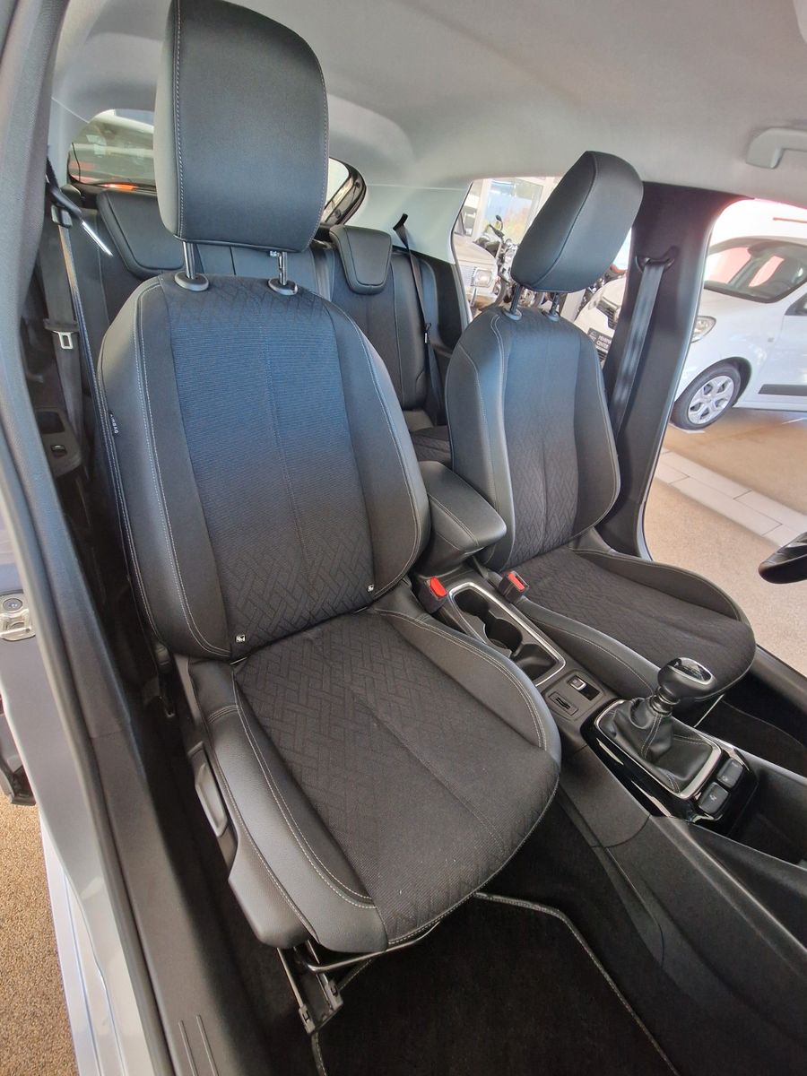 Fahrzeug 18 Fahrzeugabbildung Opel Corsa 1.2 Direct Injection Turbo 74kW Elegance