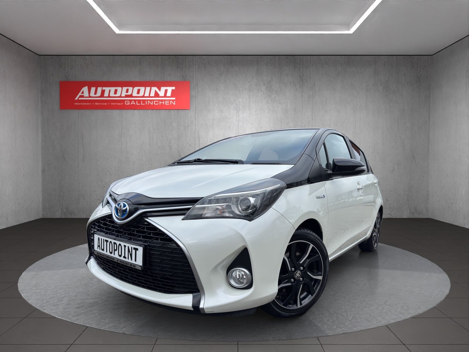 TOYOTA Yaris