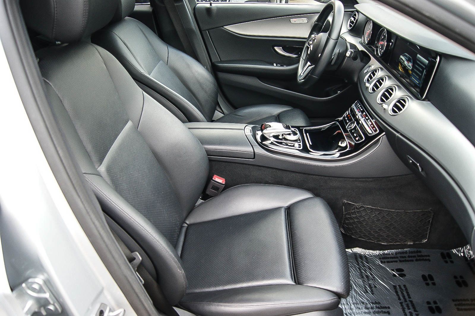 Fahrzeugabbildung Mercedes-Benz E 200 T-Modell 7-SITZER STANDHEIZUNG MULTI-BEAM