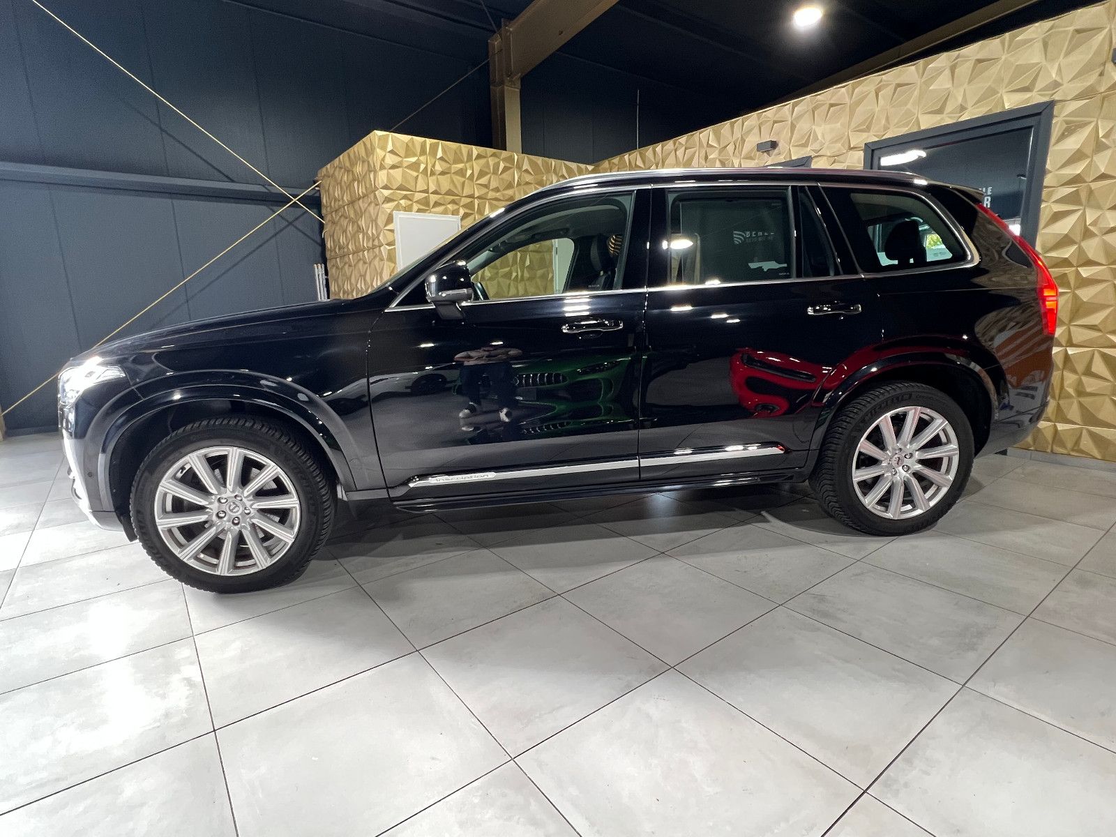 Fahrzeugabbildung Volvo XC90 Inscription AWD/7-SITZE/KAMERA/LEDER/LED