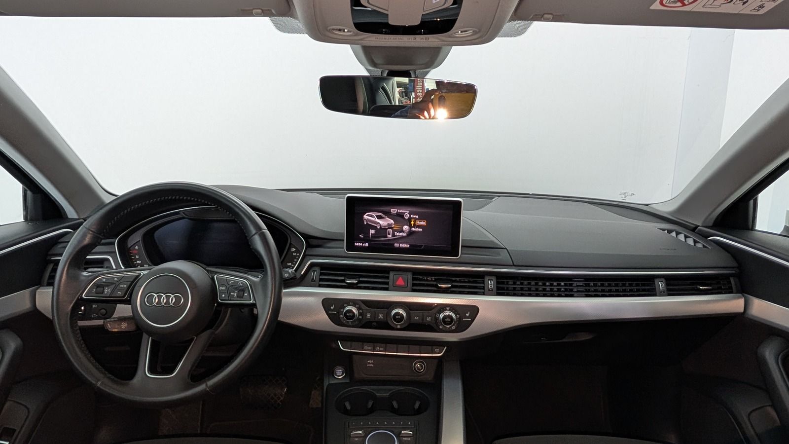Fahrzeugabbildung Audi A4 Avant 35 TDI sport S-tronic LED * Navi