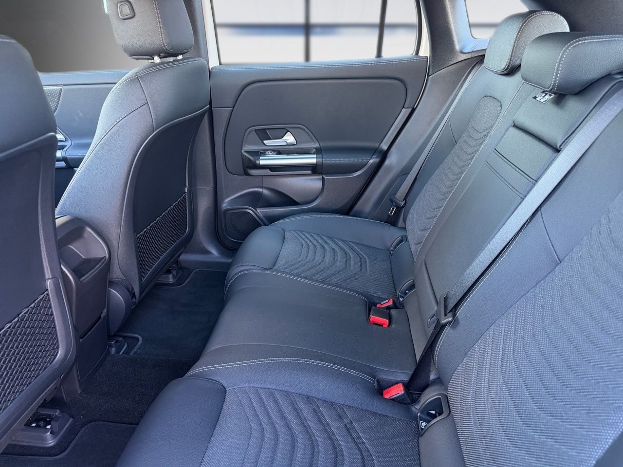 Fahrzeugabbildung Mercedes-Benz EQA 250+ BONUS+PROGR.+MEMORY+VERKZ.ASS+LHZG+CARP