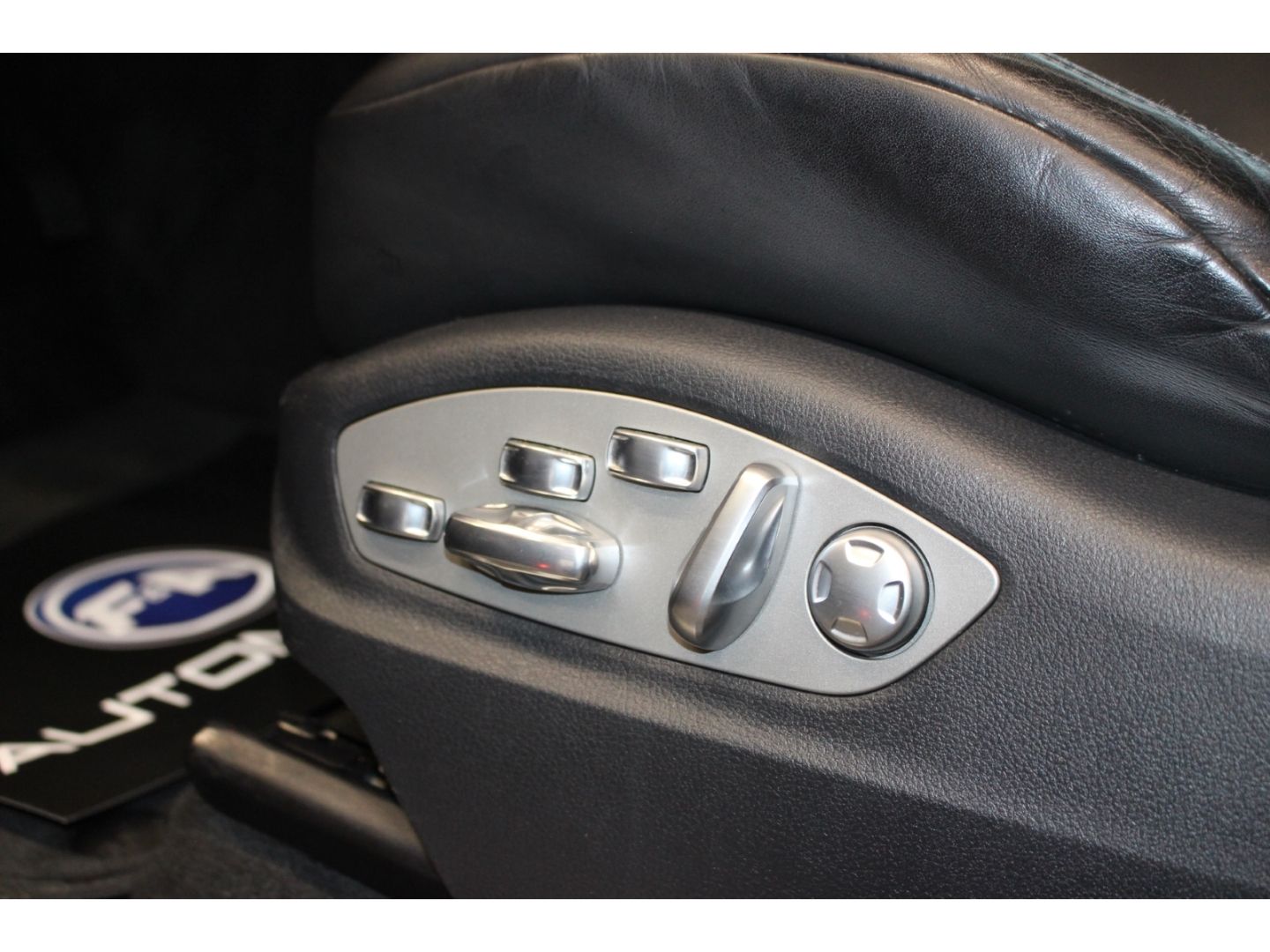 Fahrzeugabbildung Porsche Macan S Diesel Sport Chrono 2.Hand*Pano*Bose