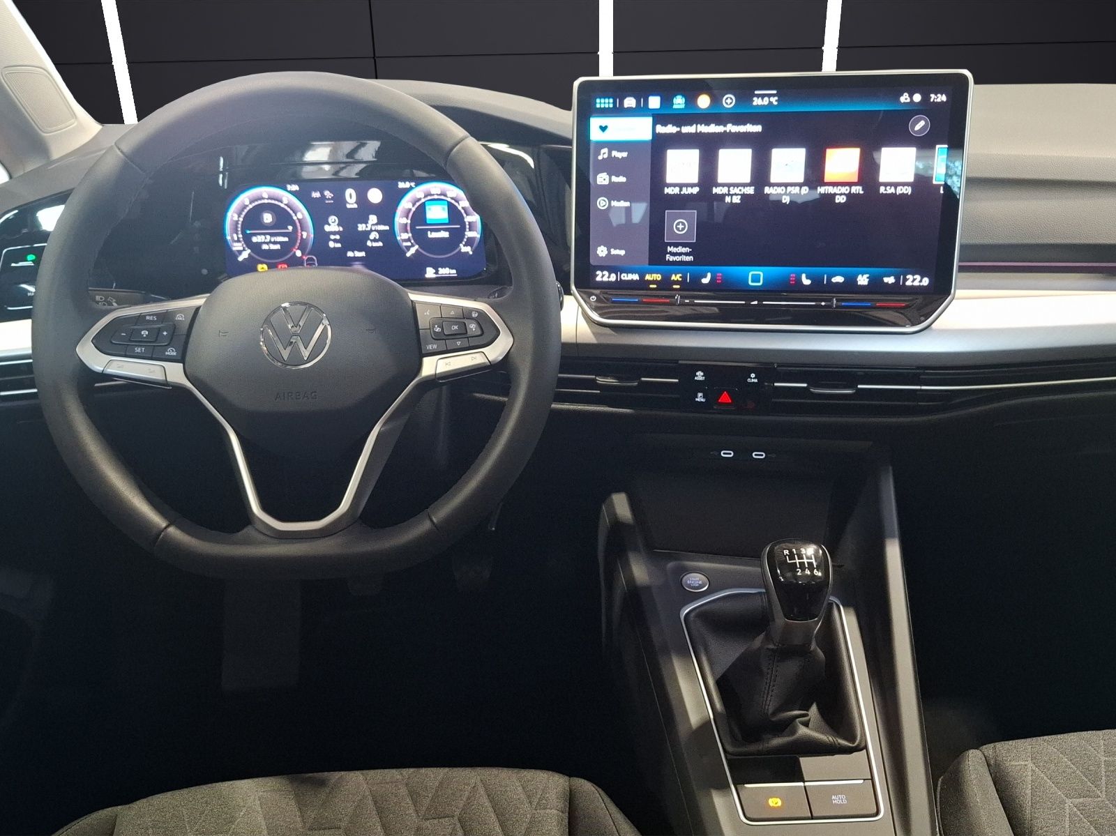 Fahrzeugabbildung Volkswagen Golf VIII TSI Life LED Navi AID ACC RFK HUD SHZ