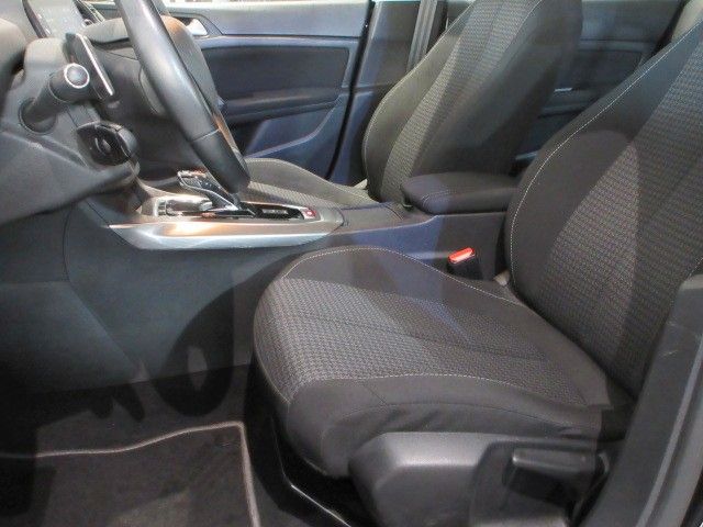 Fahrzeugabbildung Peugeot 308 Active 1.2T NAVI/LED/PDC/TEMPOMAT
