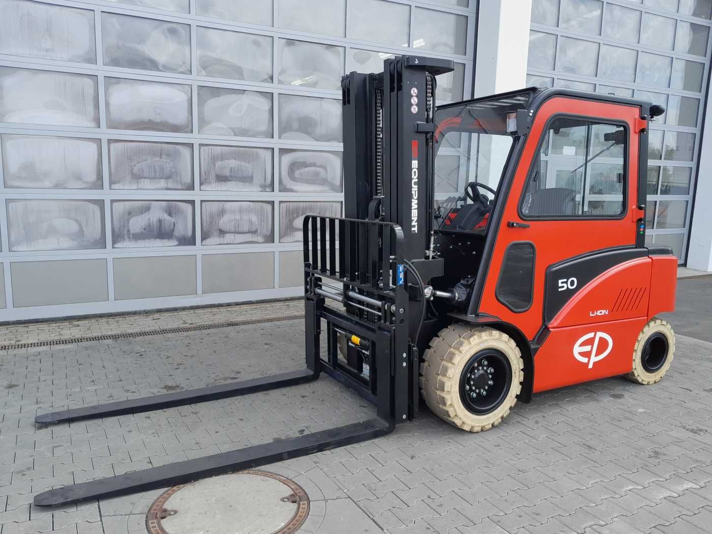 Fahrzeugabbildung Andere EP Equipment CPD50F8 / 5T / Triplex: 5,00m / ZVG