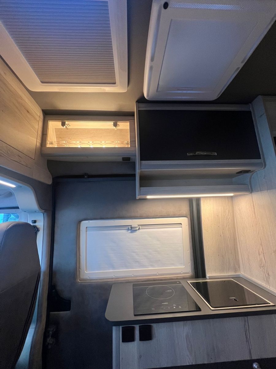 Fahrzeugabbildung MegaMobil Revolution 640 Automatik Voll Induktion Lithium