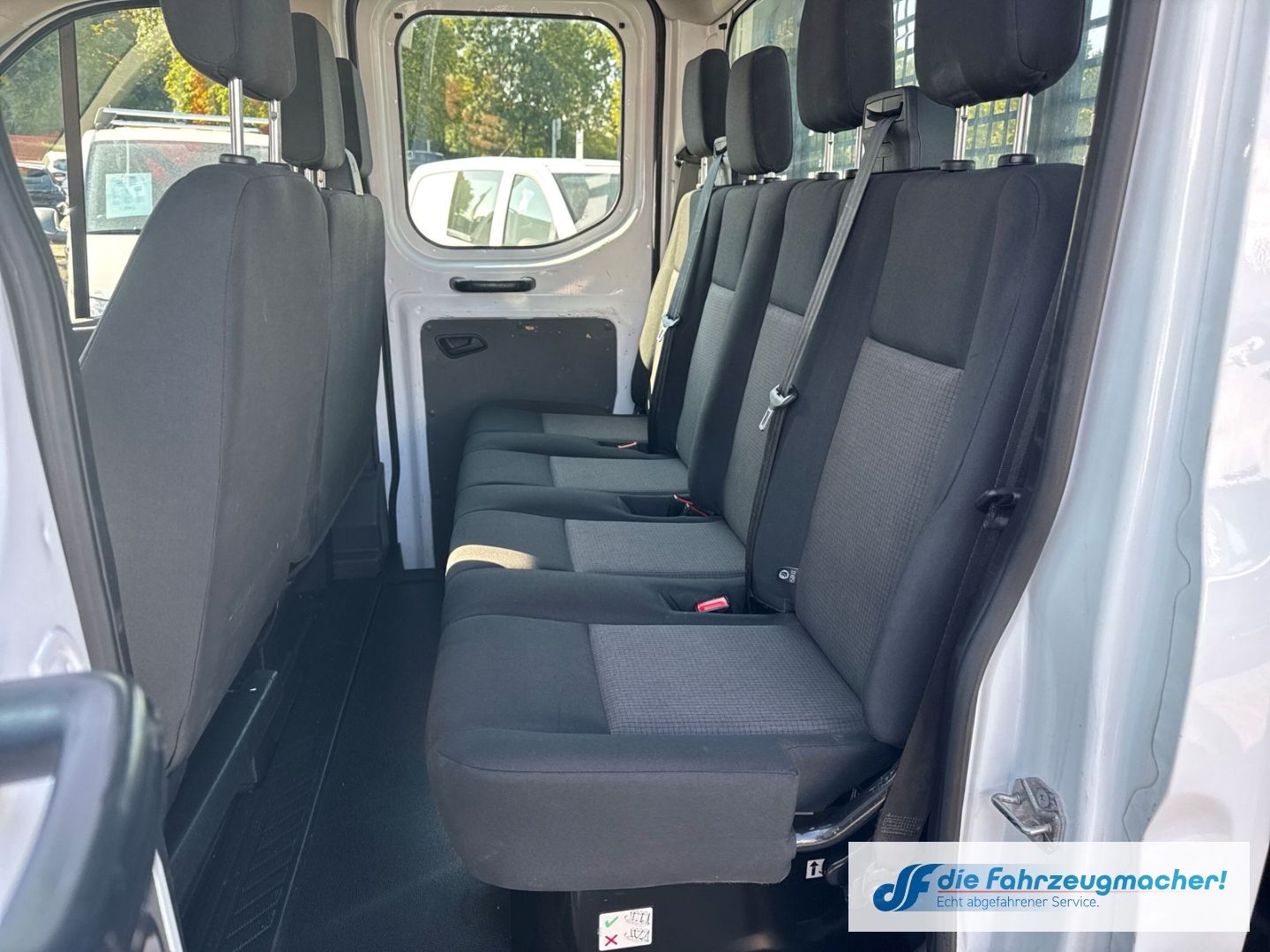 Fahrzeugabbildung Ford Transit Pritsche 310 L2 Doppelkabine Basis 2.0 T