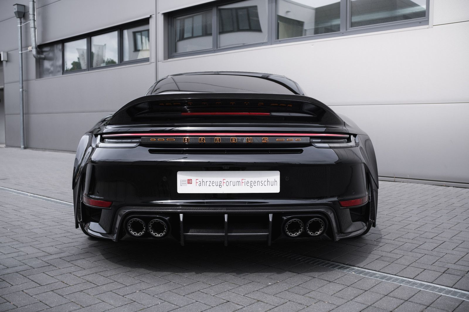 Fahrzeugabbildung Porsche 911 BRABUS ROCKET R "1 of 25"- 900 PS - VOLL