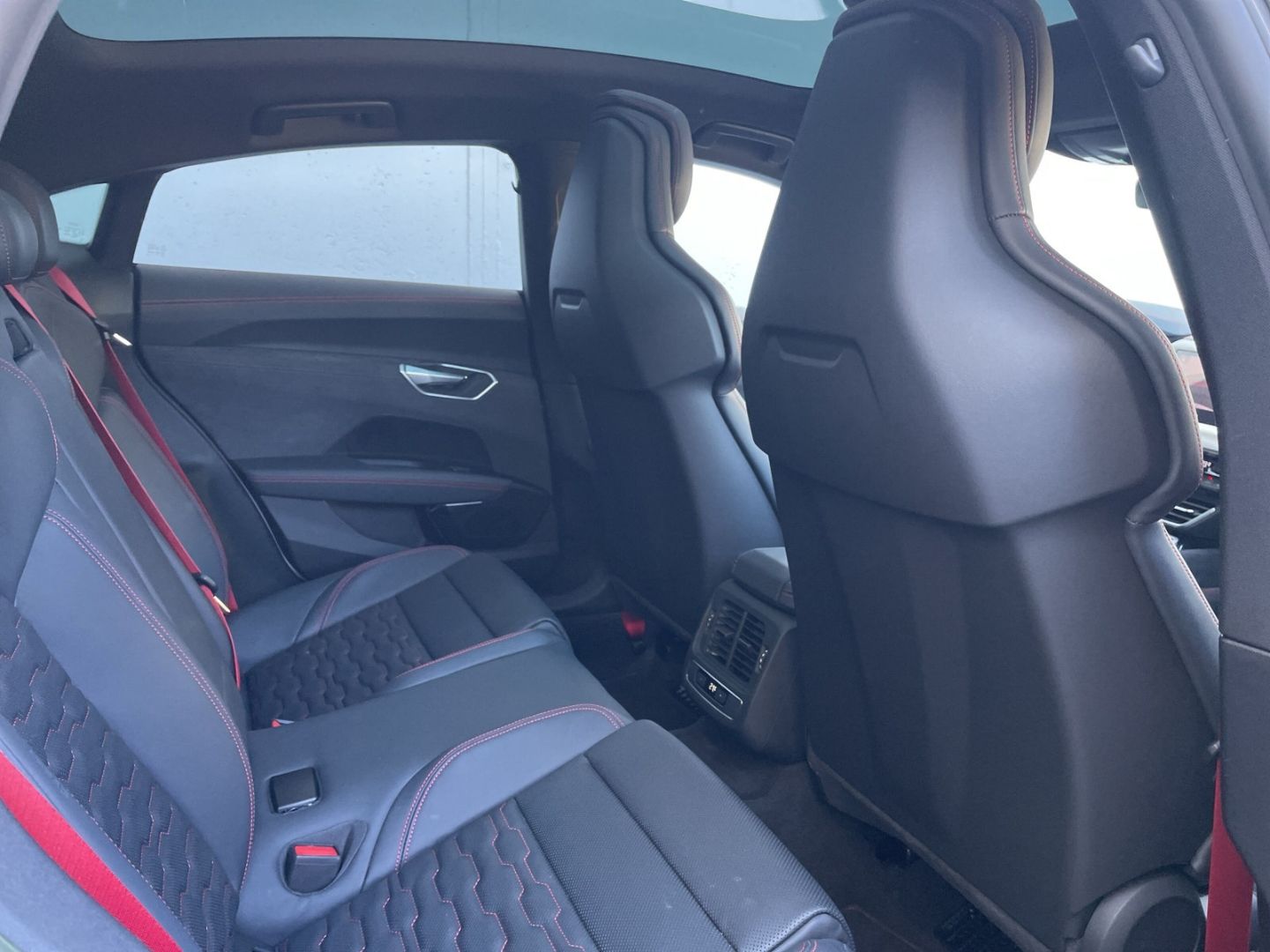 RS e-tron GT quattro AIR/B&O/HUD/Pano/Sitzbelüft