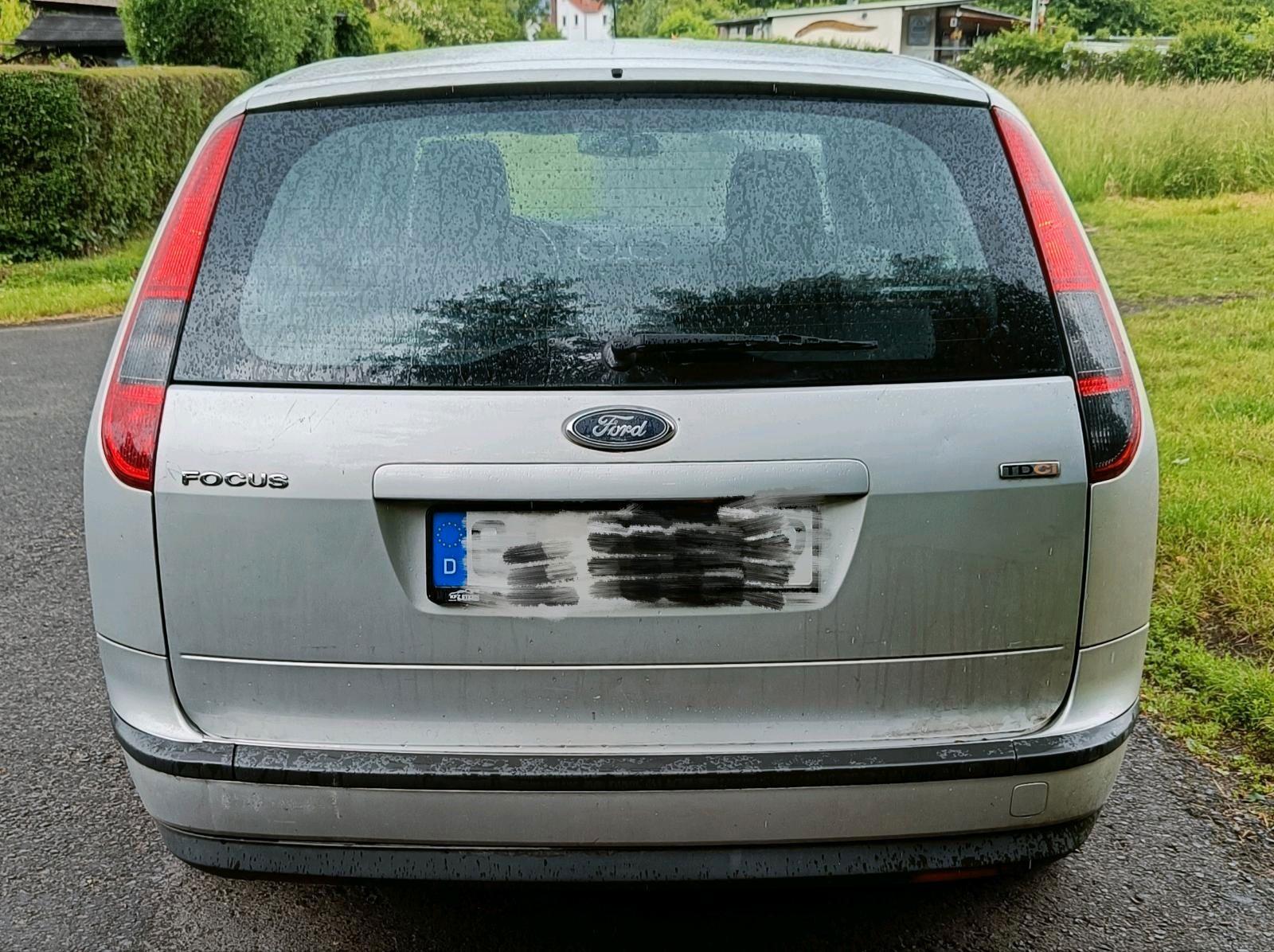 Ford Focus 2007 — rear view