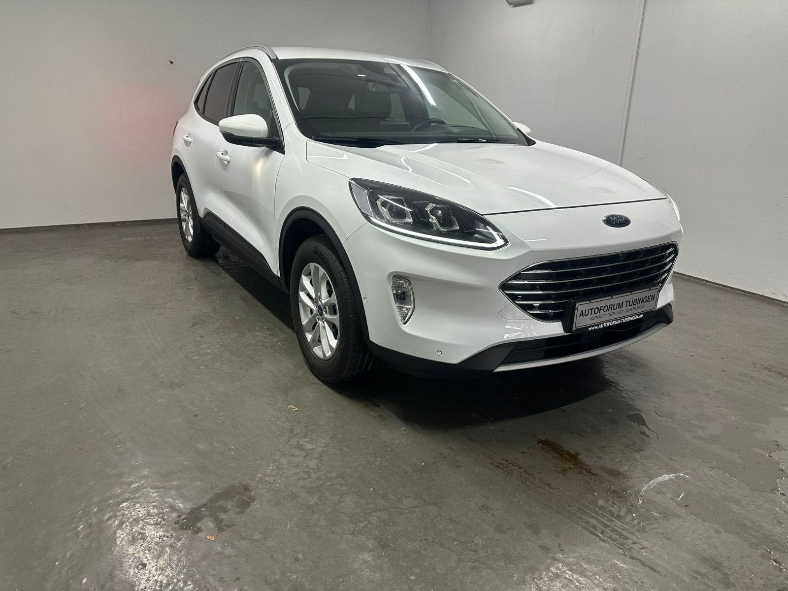 Fahrzeugabbildung Ford Kuga 2,5 Hybrid Titanium *NAVI*KLIMA*SH*360