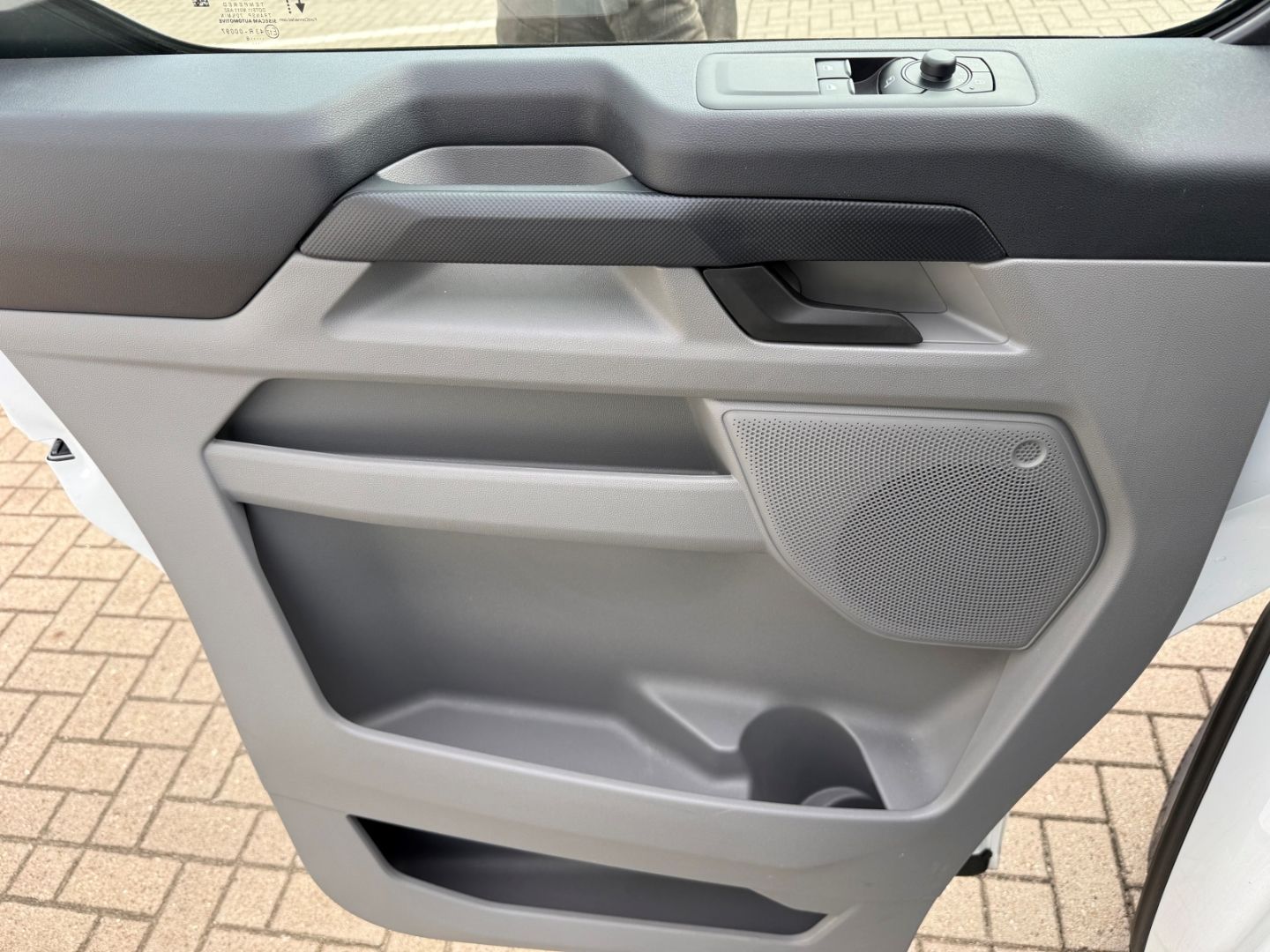 Fahrzeugabbildung Ford Transit Custom RWD E-Transit Kasten 320 L1 Trend
