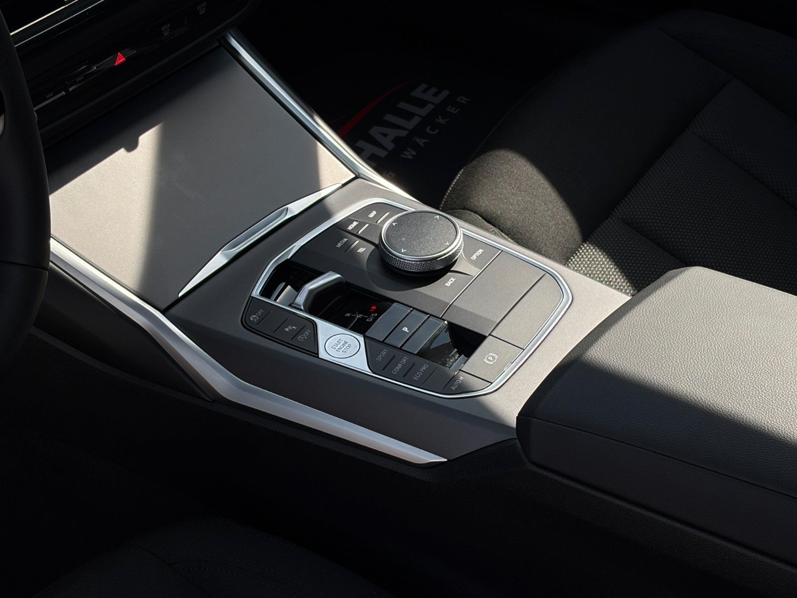 Fahrzeugabbildung BMW 318i Touring 3Z-Klima Kamera Tempomat Alarm SHZ