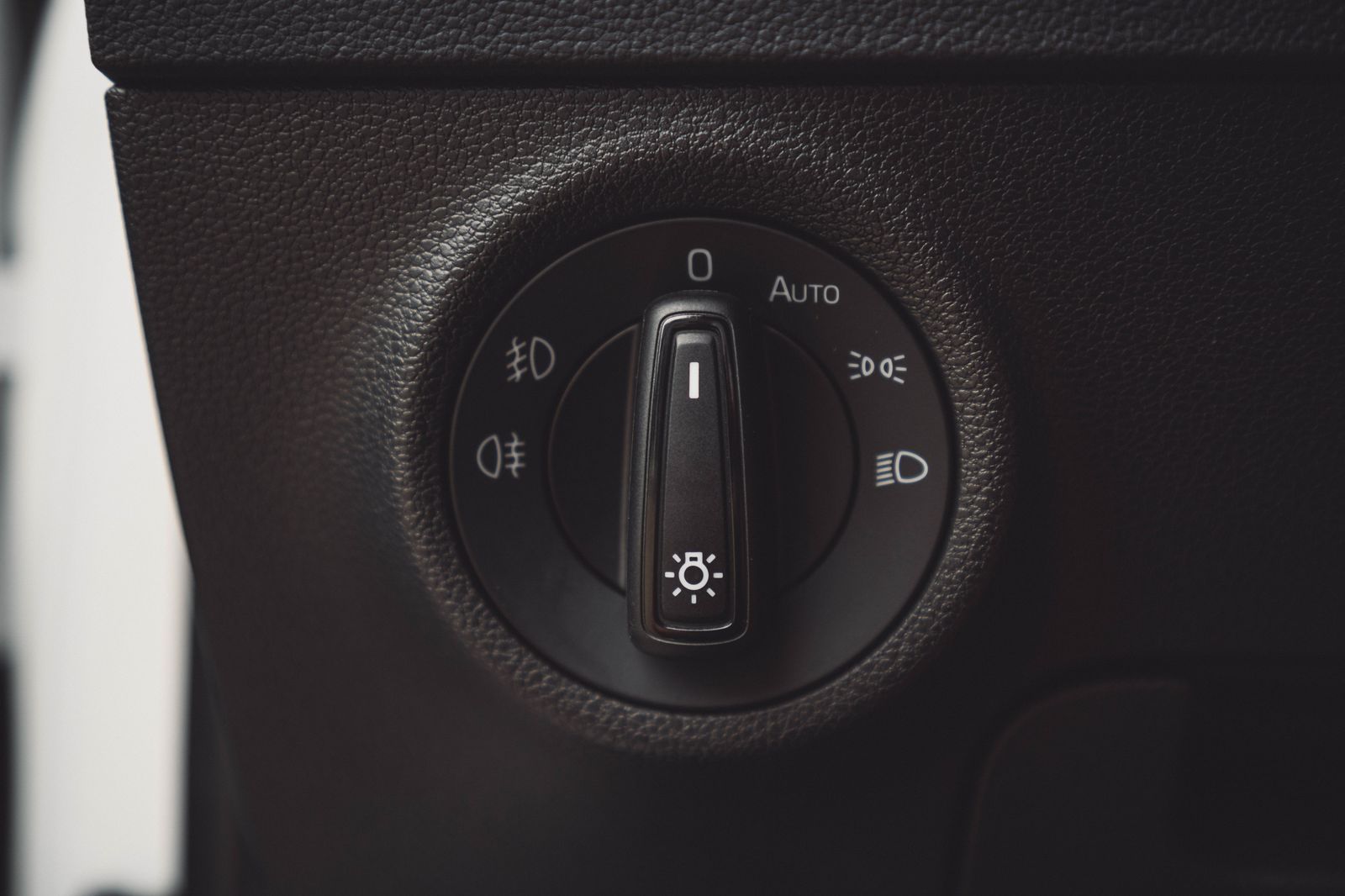 Fahrzeugabbildung SKODA Karoq 1.5L DSG*LED*PDC*KAM*ACC*Smartlink*