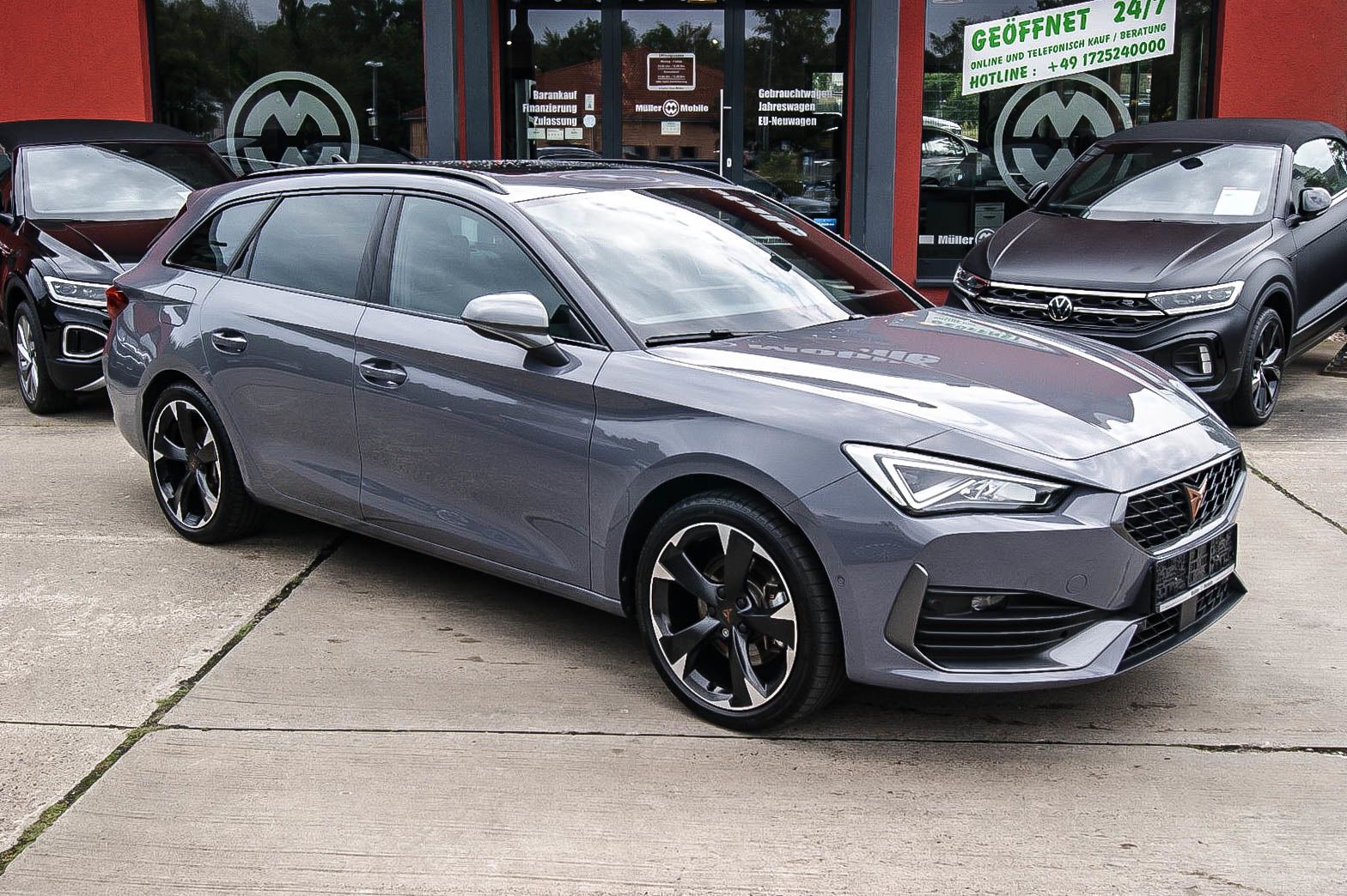 Fahrzeugabbildung CUPRA Leon Sportstourer e-Hybrid PANORAMA CARPLAY ACC