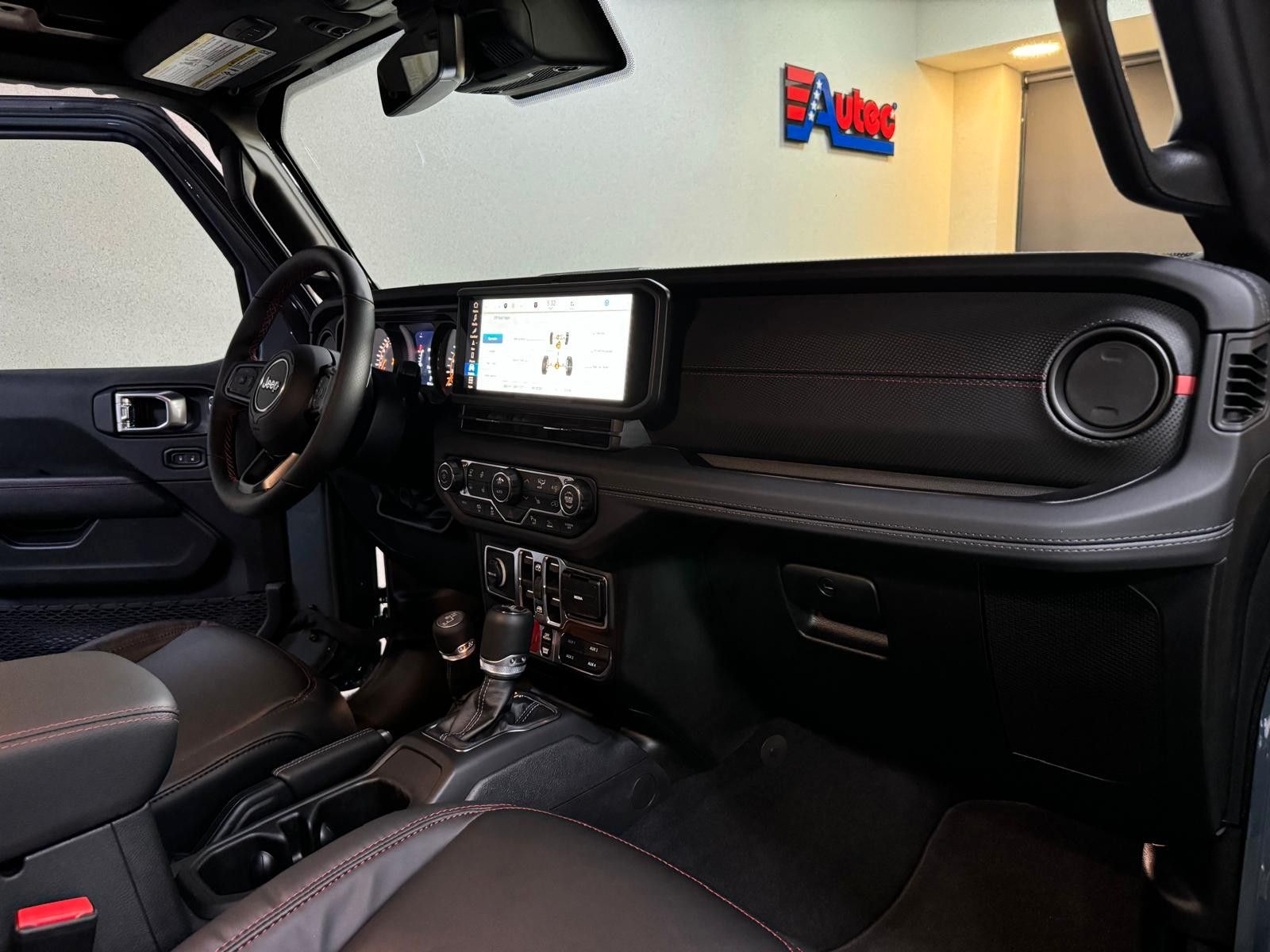 Fahrzeugabbildung Jeep MOAB 392-6.4L HEMI V8-WINDE-SKY ONE-35"