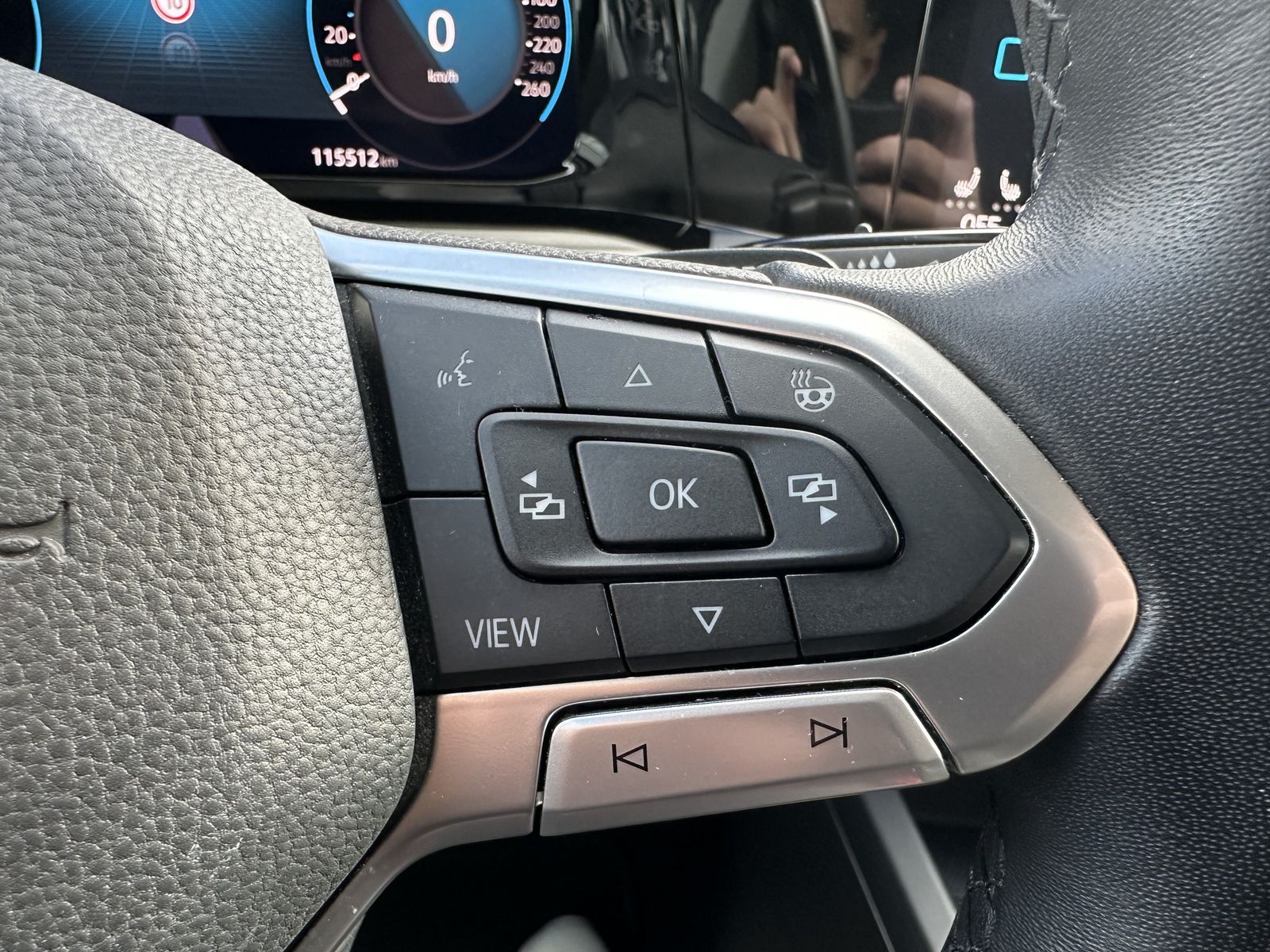 Fahrzeugabbildung Volkswagen Golf Variant 2.0 TDI DSG Life NAV+LED+ACC+STHZG