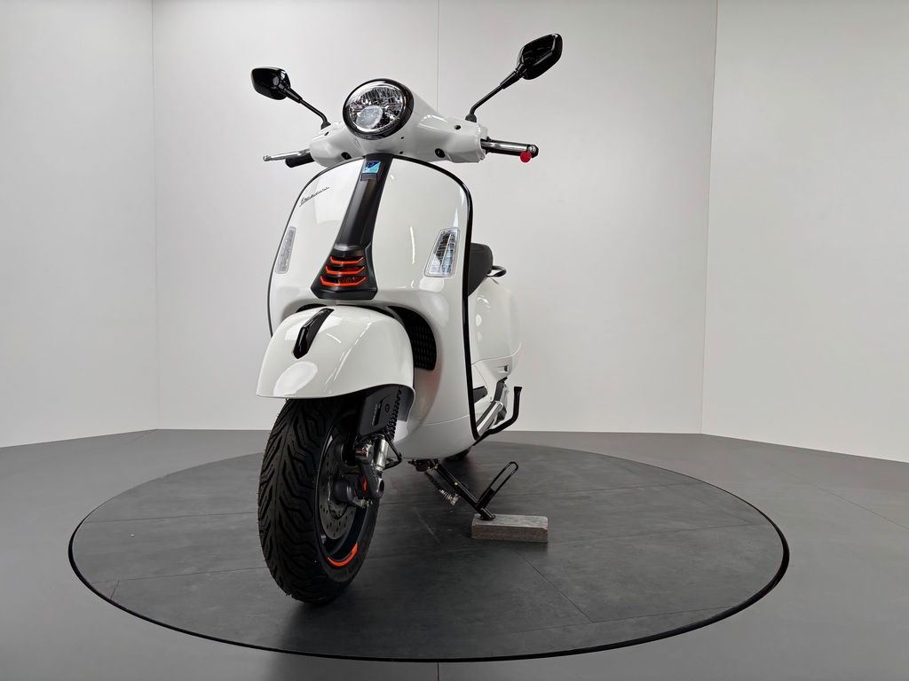 Fahrzeugabbildung Vespa GTS 310 SuperSport E5+ *NEUFAHRZEUG