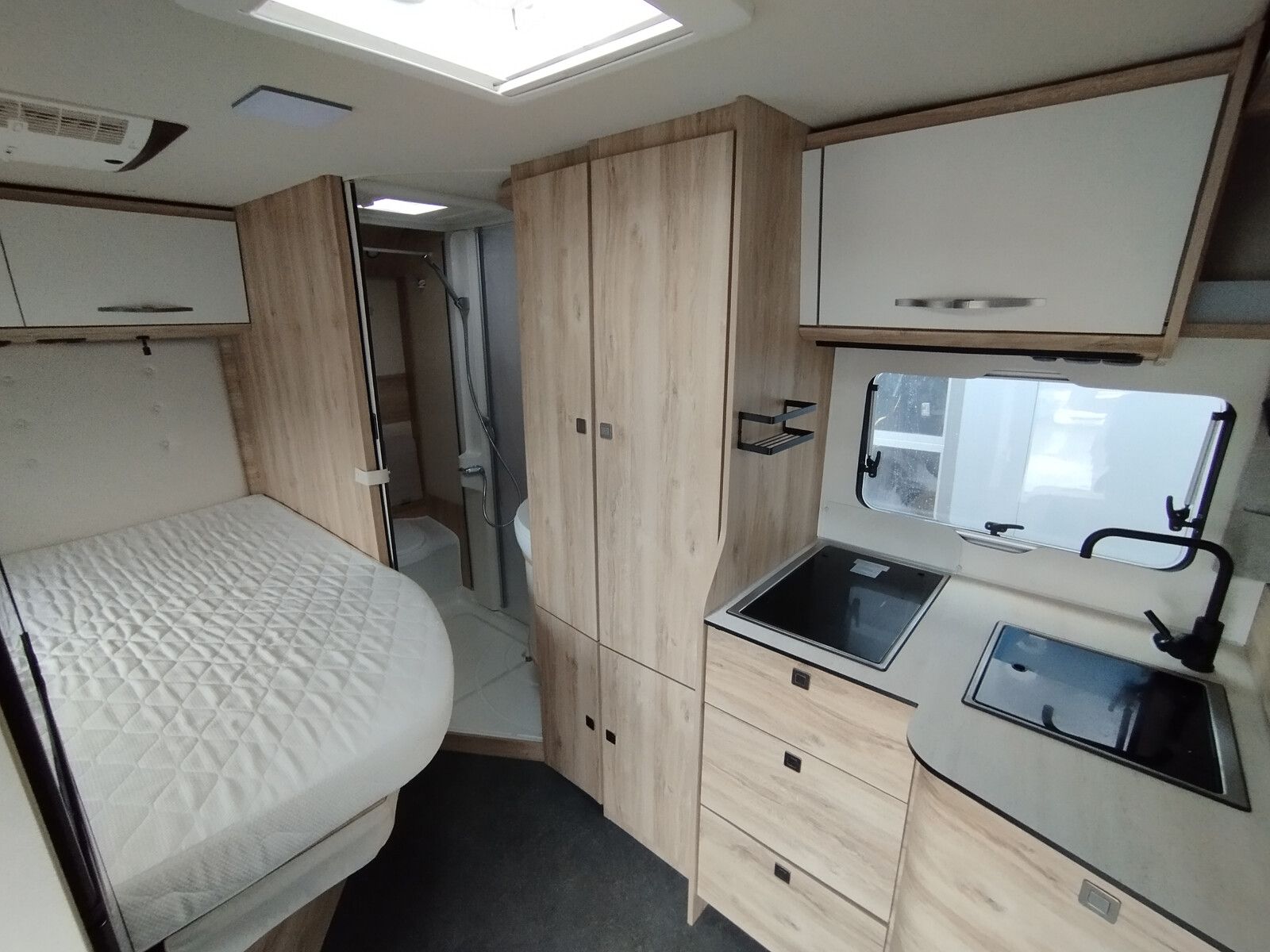 Fahrzeugabbildung Eura Mobil Profila RS PRS 675 SB Dachklima Lithium Mondial