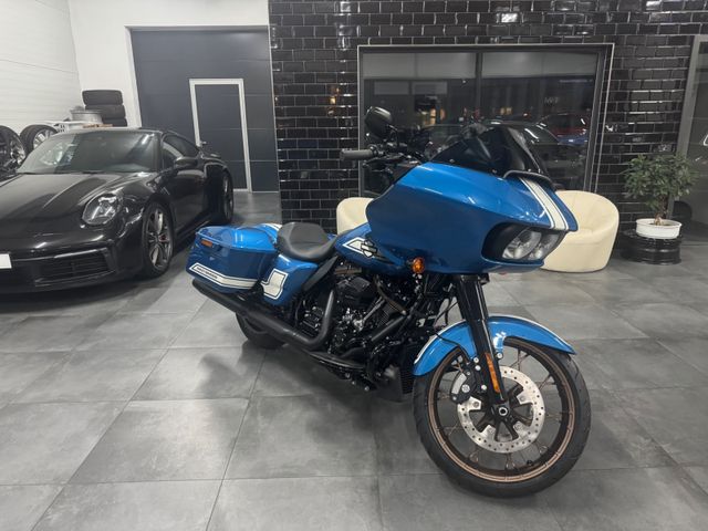 Harley-Davidson ROAD GLIDE ST FAST JOHNNIE