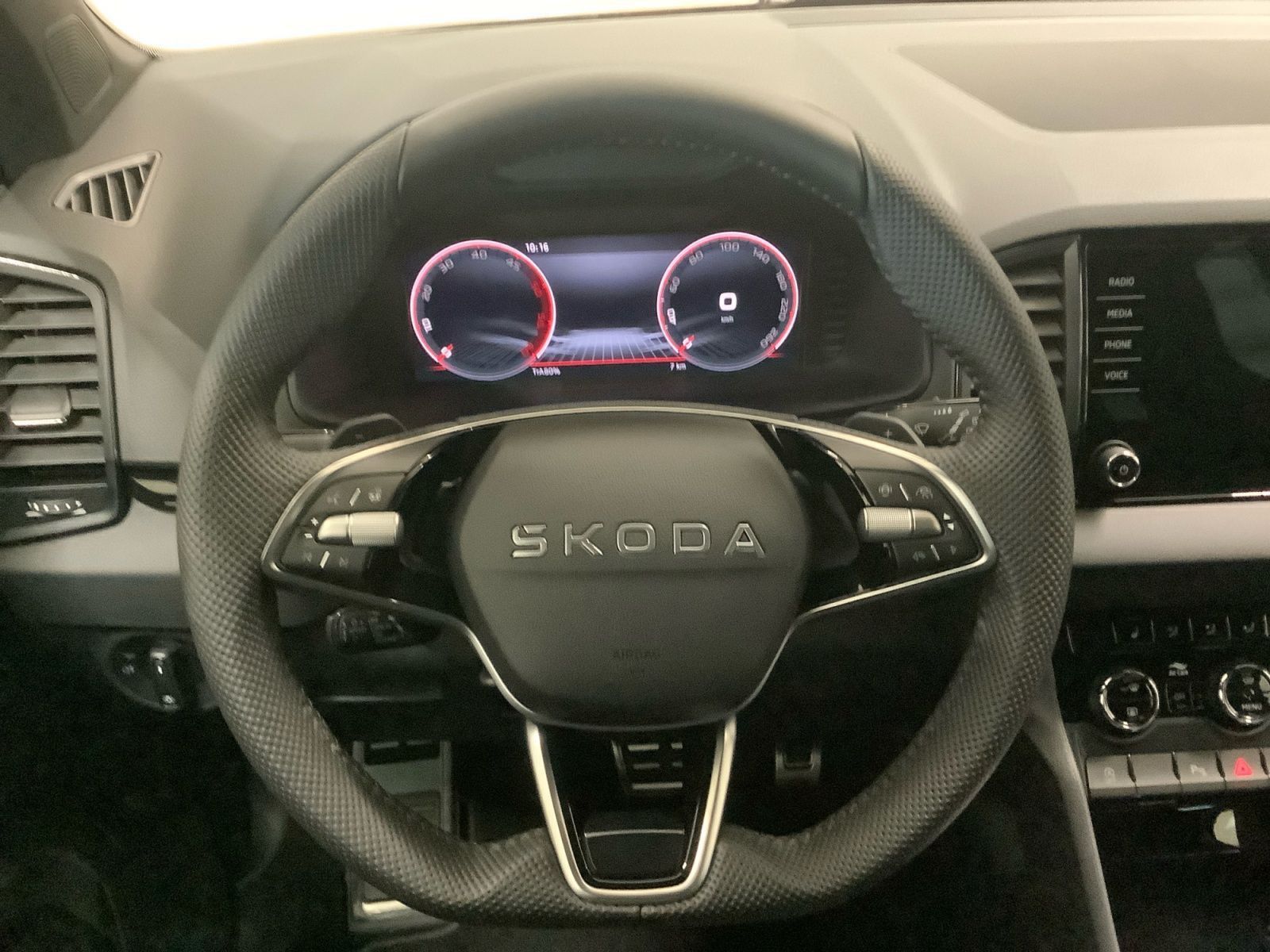 Karoq Sportline TDI 110 kW DSG NAVI LED AHK
