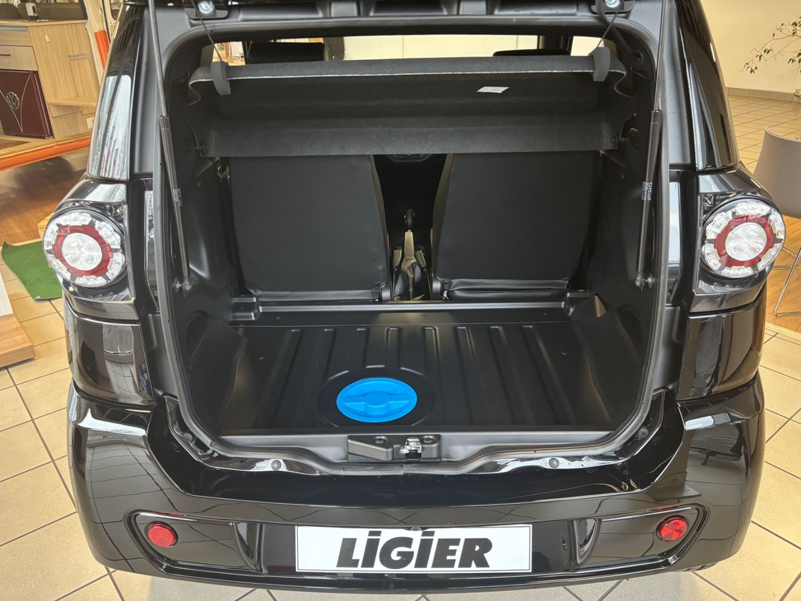 Fahrzeugabbildung Ligier Myli Sitzheizung Rückfahrkamera Carplay