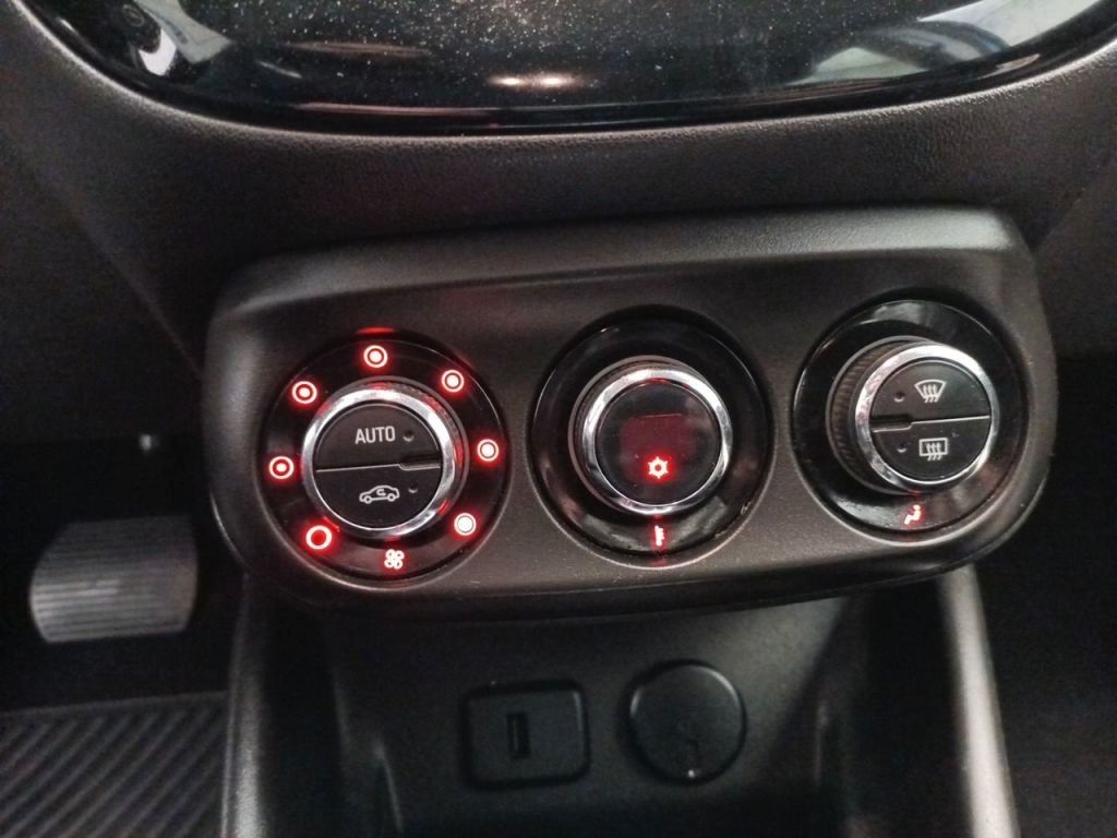 Fahrzeugabbildung Opel Corsa E 120 Years 1.4 66KW NAVI/LED/PDC/TEMP/ALU