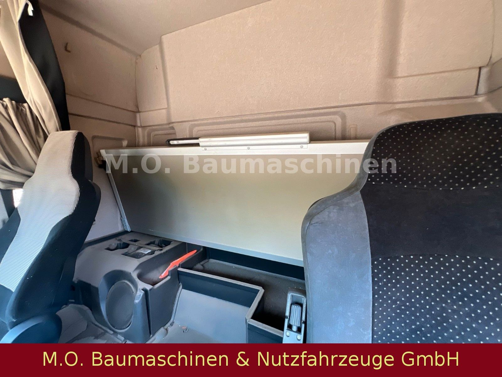 Fahrzeugabbildung MAN TGX 18.460 / 4x2 / Euro 6 / Hiab Skiploader /