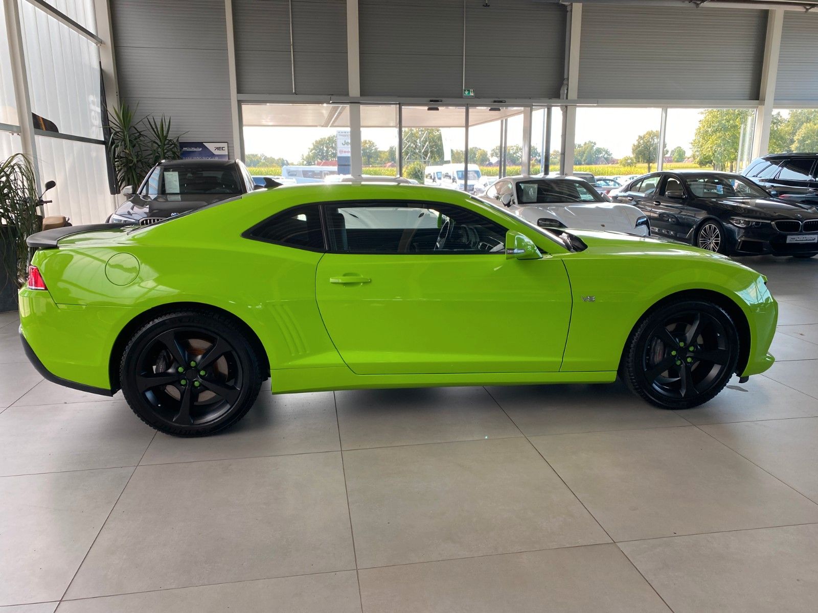 Fahrzeugabbildung Chevrolet Camaro 6.2 V8 Coupe Autom. "Xenon Kamera Leder"