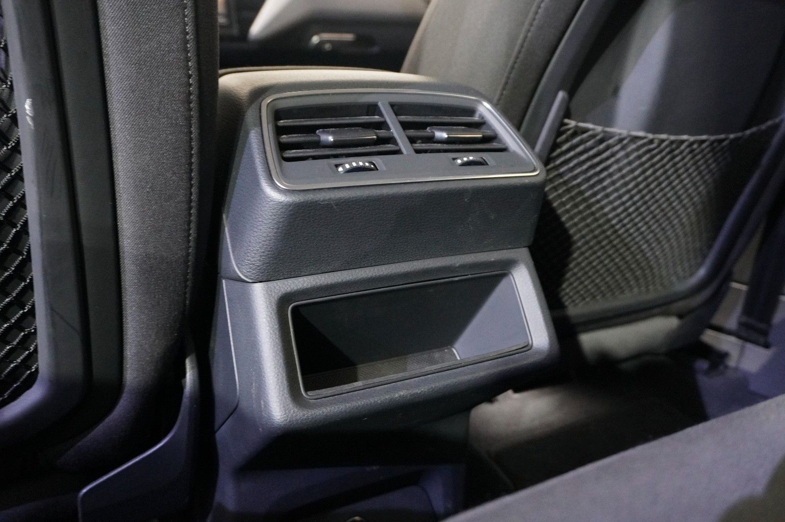 Fahrzeugabbildung Audi e-tron 50 quattro ADVANCED NAVI/LED/SPORT/SH/DAB