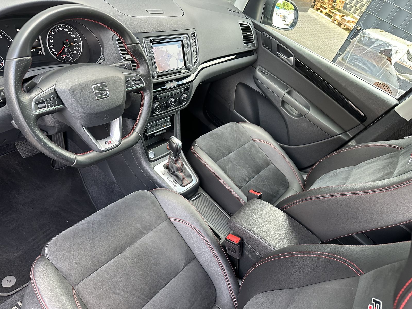 Fahrzeugabbildung SEAT Alhambra 2.0 TDI DSG 4D FR 7-Sitzer NAV+XEN+AHK