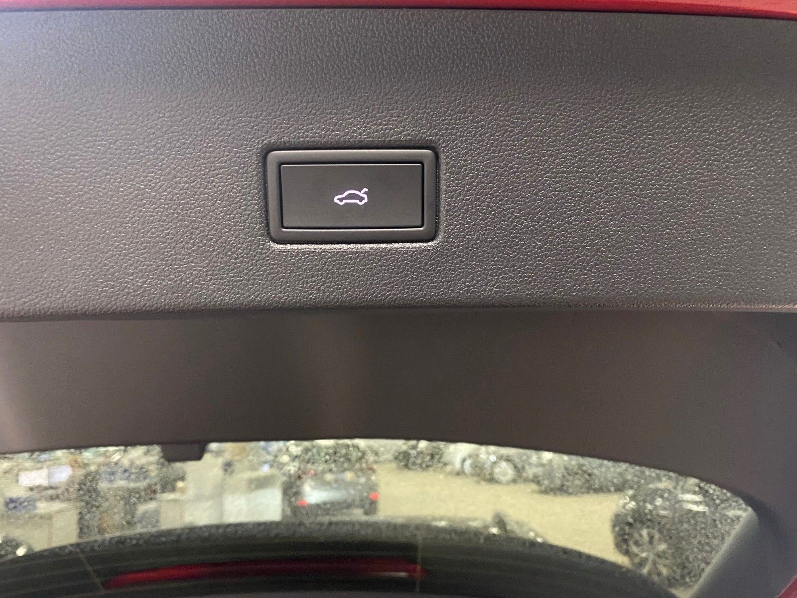 Fahrzeugabbildung Volkswagen T-Roc 1.5 TSI DSG R-Line+ACC+AHK+19"+KAMERA+LED+