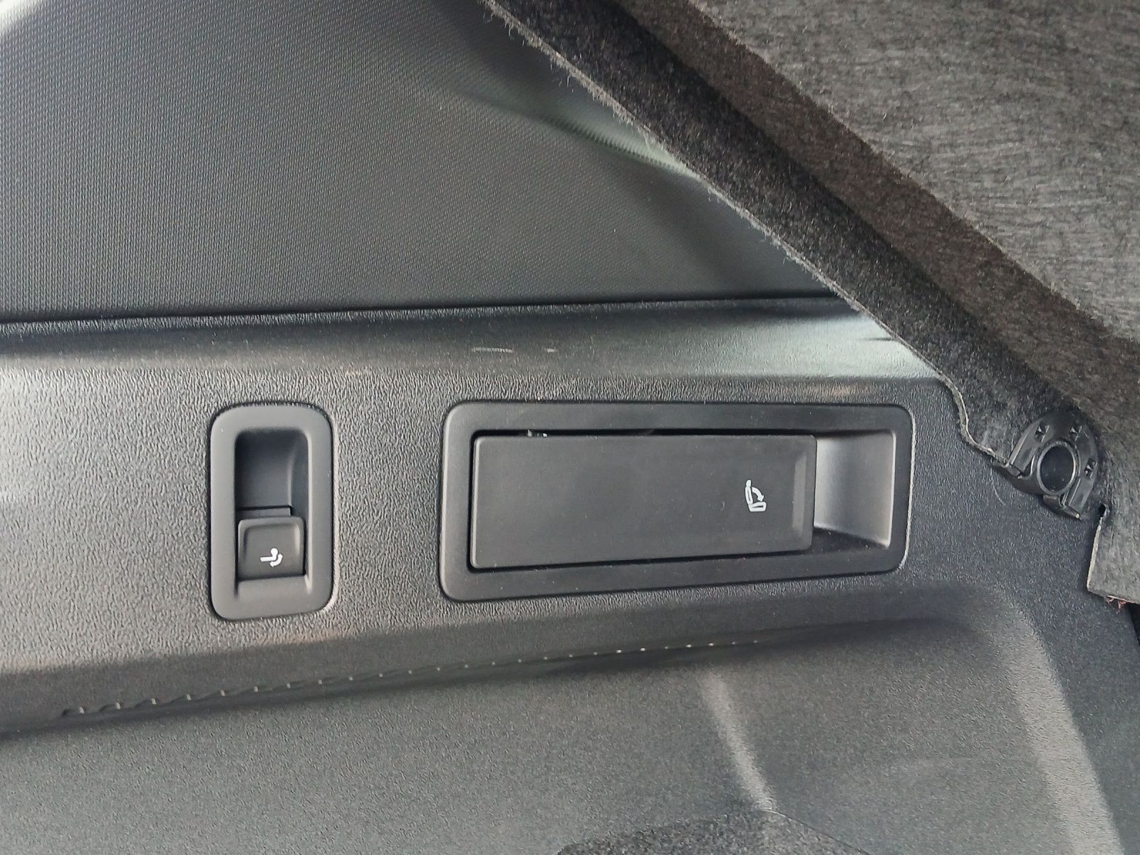 Fahrzeugabbildung Volkswagen Tiguan TDI Goal DSG Matrix AHK Navi AID ACC RFK