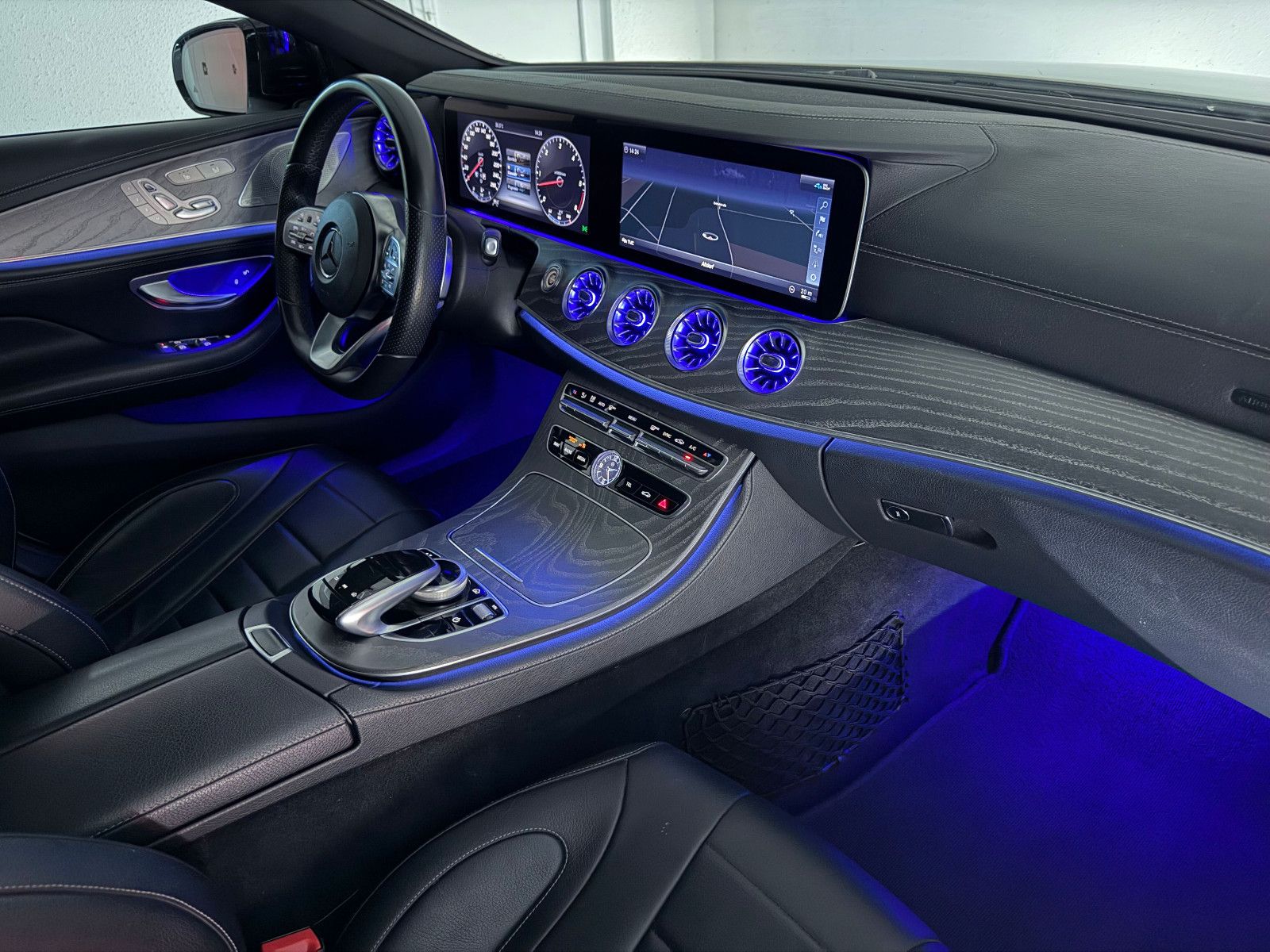 Fahrzeugabbildung Mercedes-Benz CLS 400 d 4Matic AMG-LINE/360*/BURMESTER/DESIGNO