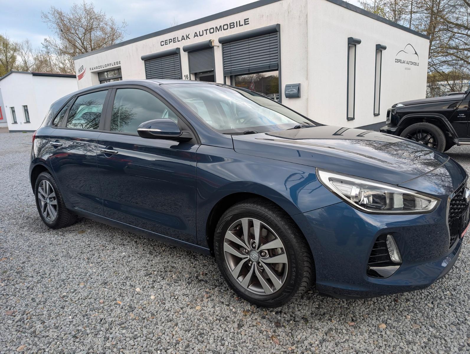 Hyundai i30 1.4 T  nur 18.600 km Automatik