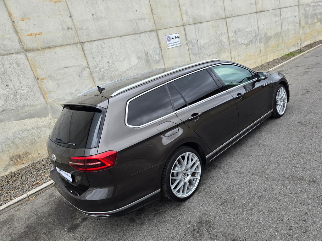 VW Passat Variant R-Line 2.0TDI 150PS DSG Pano DAB VW Passat Variant R-Line 2.0TDI 150PS DSG Pano DAB