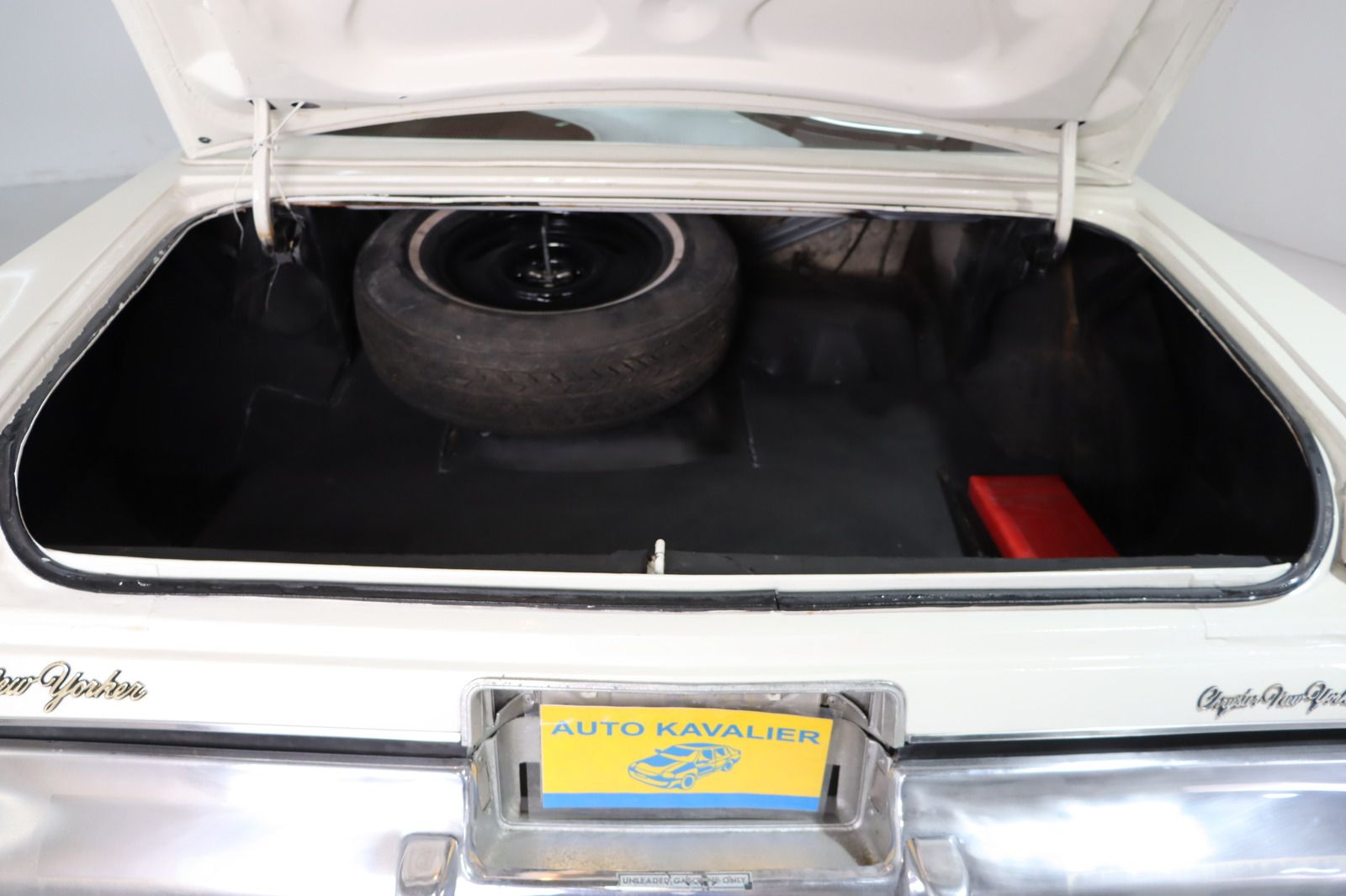 Fahrzeugabbildung Chrysler New Yorker V8 7.2 * Leder * Klima * el. Sitze